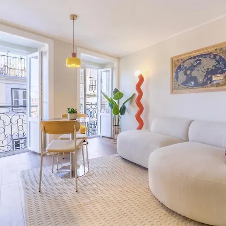 Bright & Stylish Renovated Flat In Heart Of Chiado * Lissabon