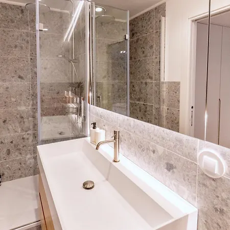 Bright & Stylish Renovated Flat In Heart Of Chiado * Lissabon