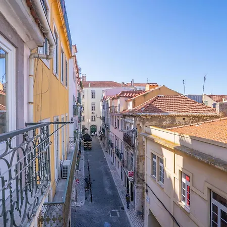 Bright & Stylish Renovated Flat In Heart Of Chiado Apartment Lissabon