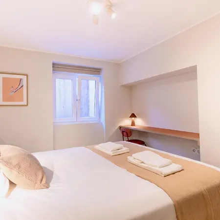 Apartment Bright & Stylish Renovated Flat In Heart Of Chiado *